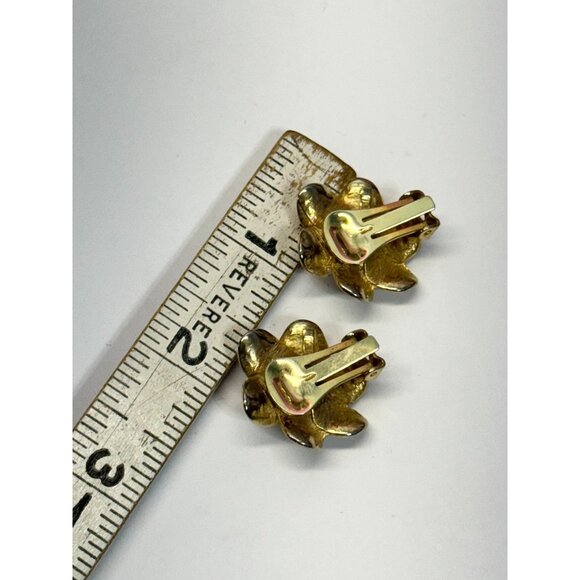 Vintage dark blue enamel rhinestone flower clip on earrings - Picture 4 of 4